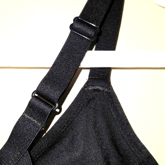 ☀️Under Armour Sports Bra, Black/Grey, M - Picture 4 of 5